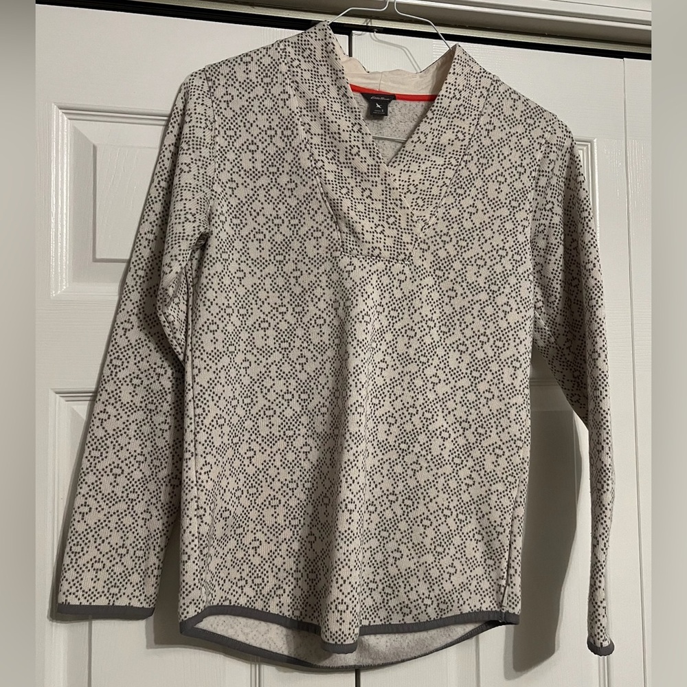 Eddie Bauer Cream Gray Geo Dot Print Fleece Knit Pullover Sweater Size Small